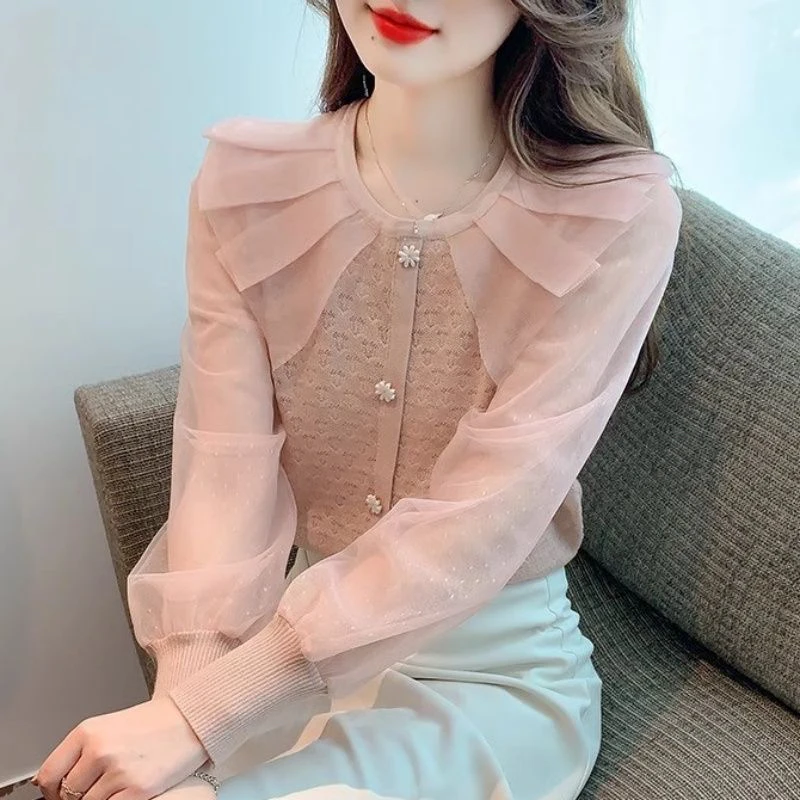 法式温柔风拼接甜美花朵纽扣长袖蕾丝衫女2024秋季新款小香风上衣