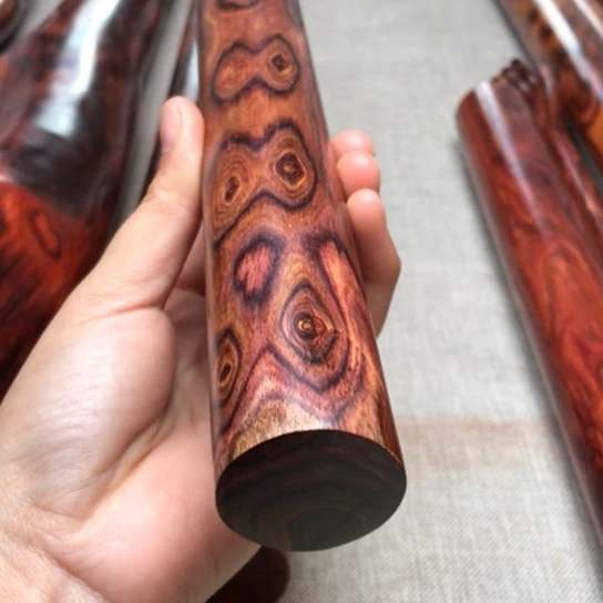 志***枥海南黄花梨一个棒