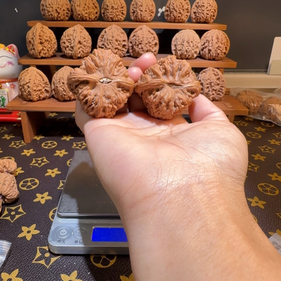 小***哥吊坠桃核核桃核桃