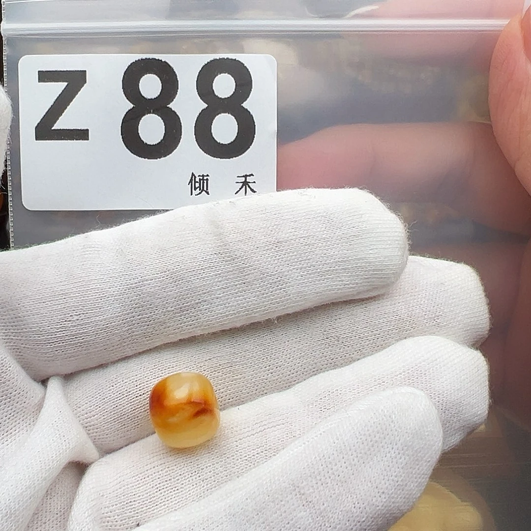 凤***.裸石琥珀未镶嵌微瑕