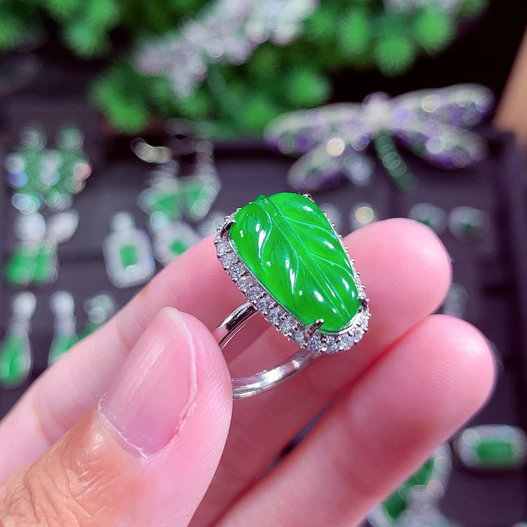 颈饰未镶嵌翡翠天然