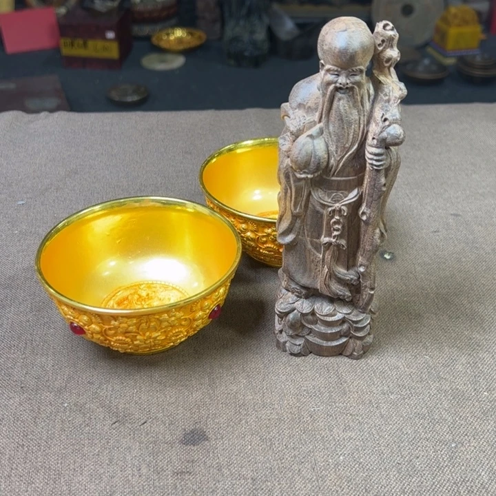 精品摆件工艺品等