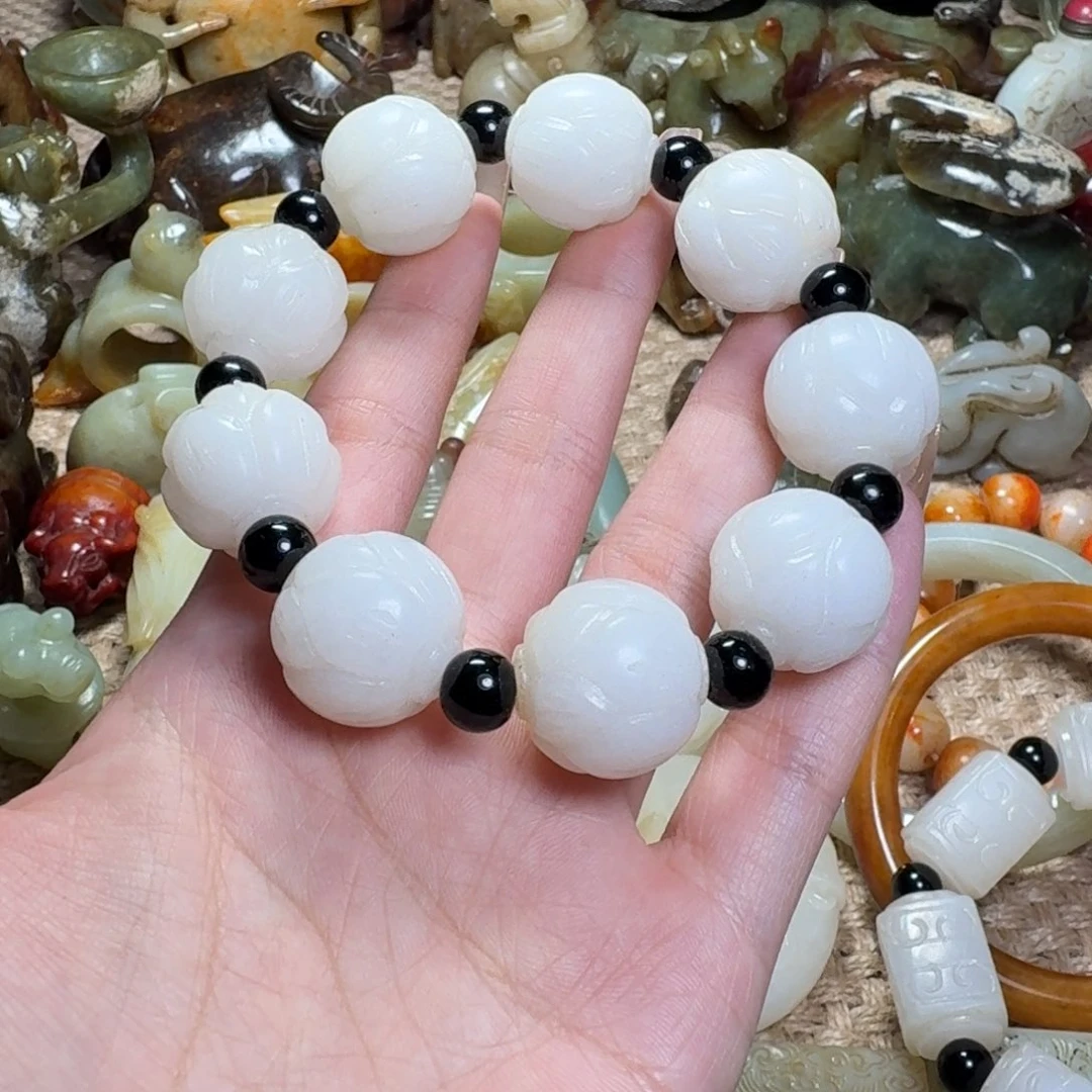 王***洋吊坠白玉菩提挂件