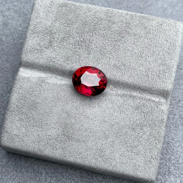 A372-5.18ct椭圆形镁铝（石榴石）榴石