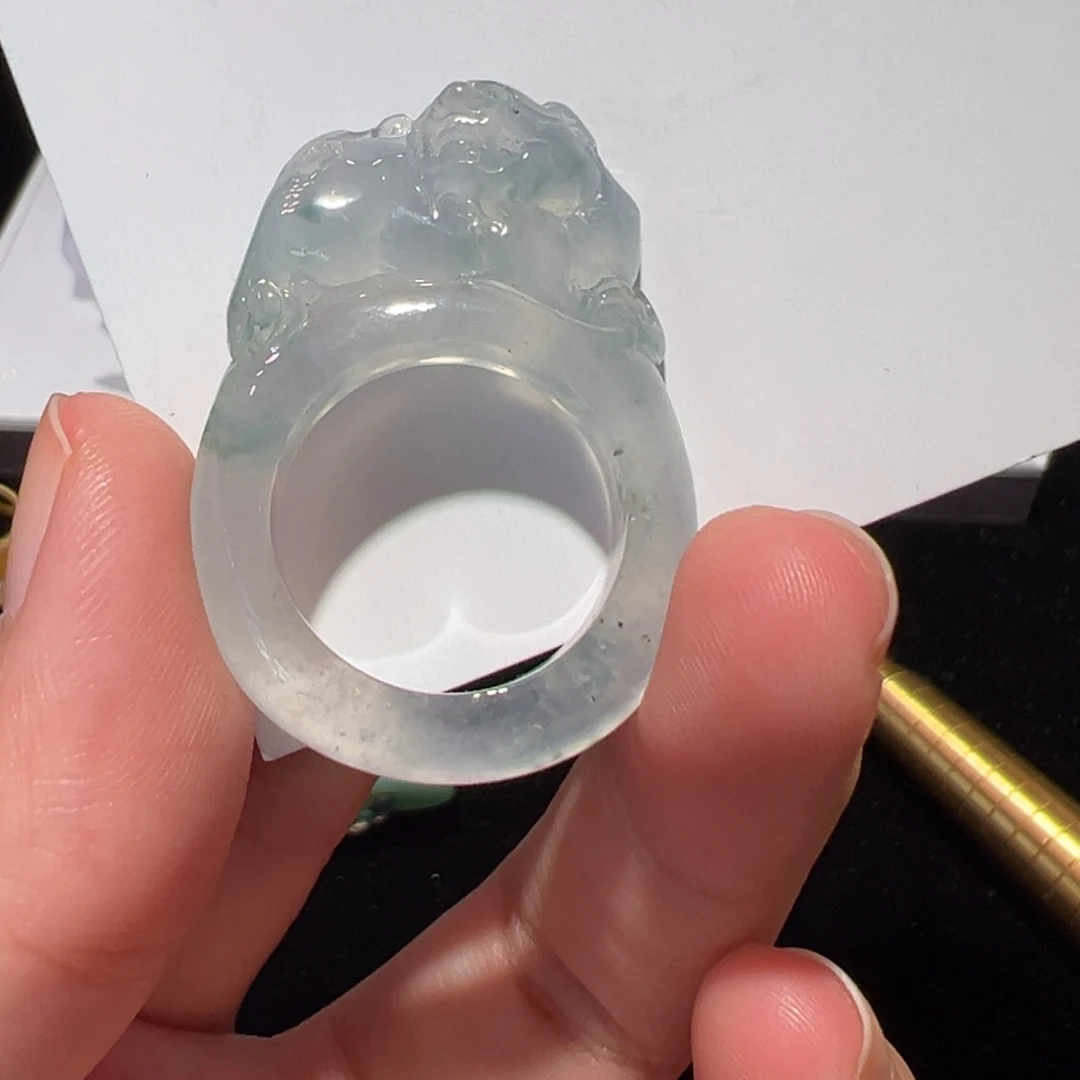 颈饰未镶嵌翡翠扳指