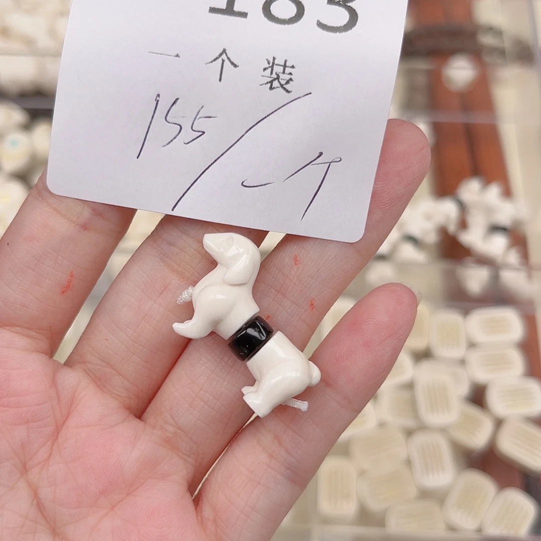 舒***舒珠宝半成品水晶未镶嵌183 。
