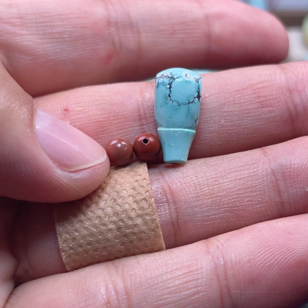 南红玛瑙配饰未镶嵌