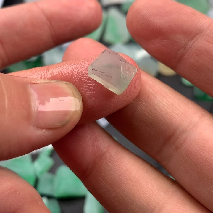 定制翡翠未镶嵌材料定制