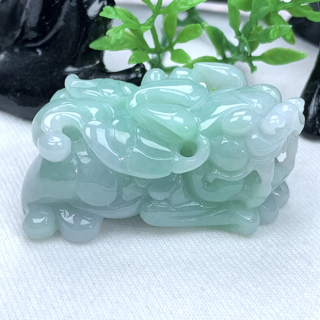 天然缅甸翡翠A货浅绿飞天貔貅吊坠挂件精工雕刻44.7−20.8−20mm