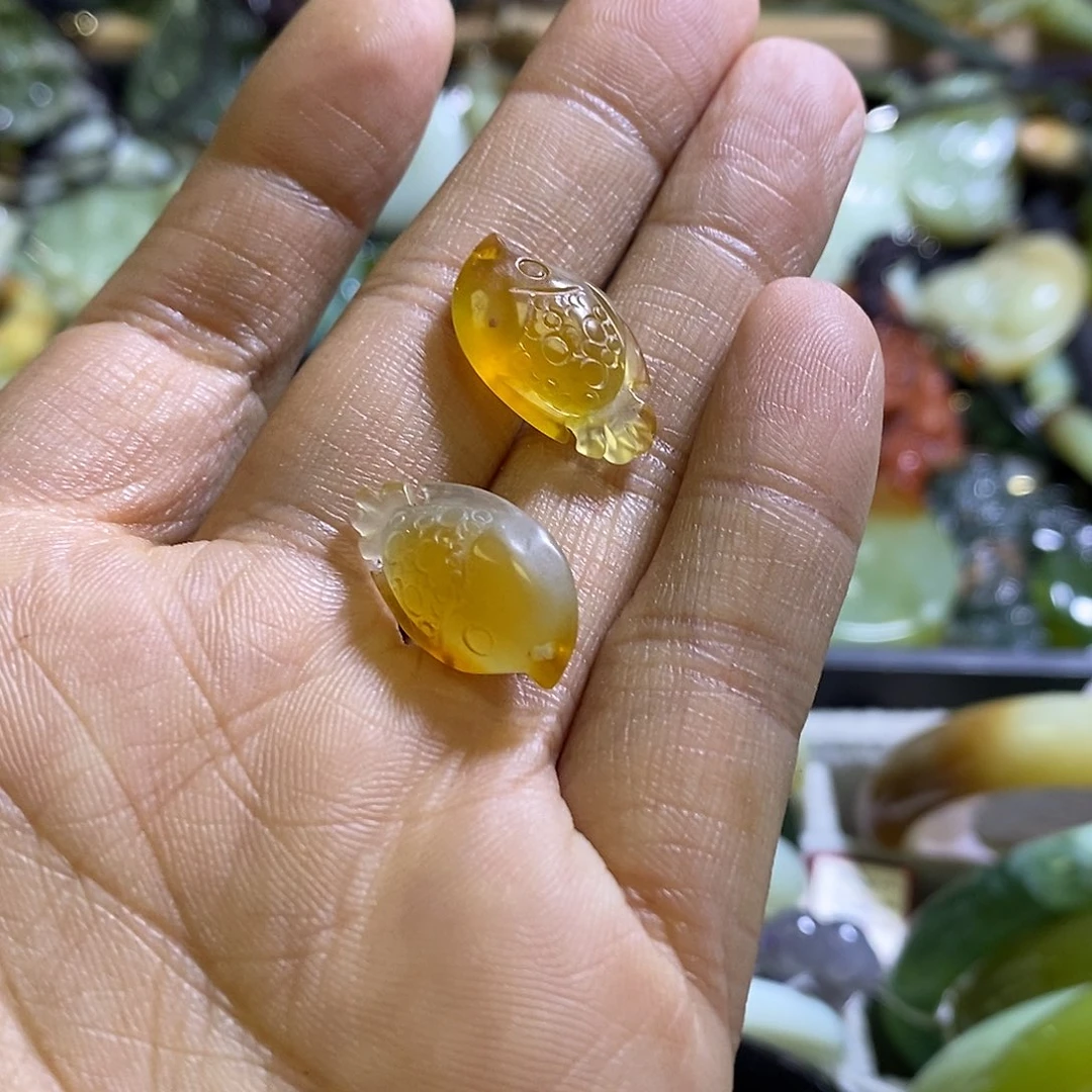 岫玉未镶嵌颈饰一对耳环