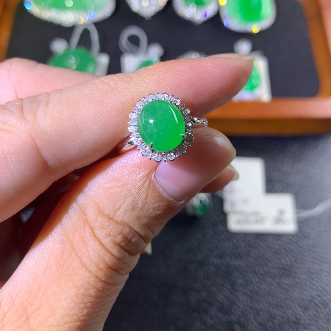 翡翠18K金镶嵌戒指翡翠