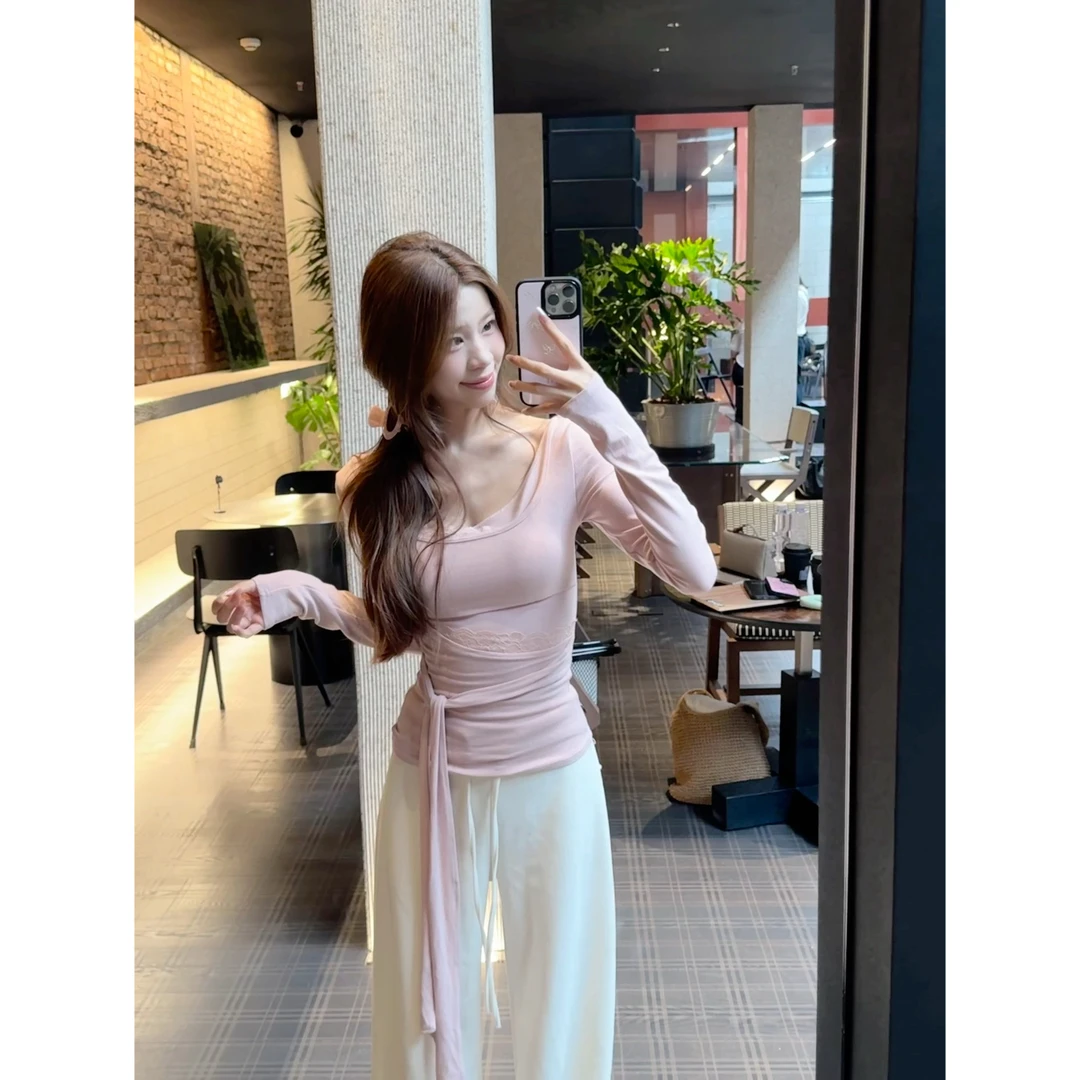 xiaowu 复古纯欲风V领修身蕾丝女秋季慵懒风内搭长袖上衣 B03