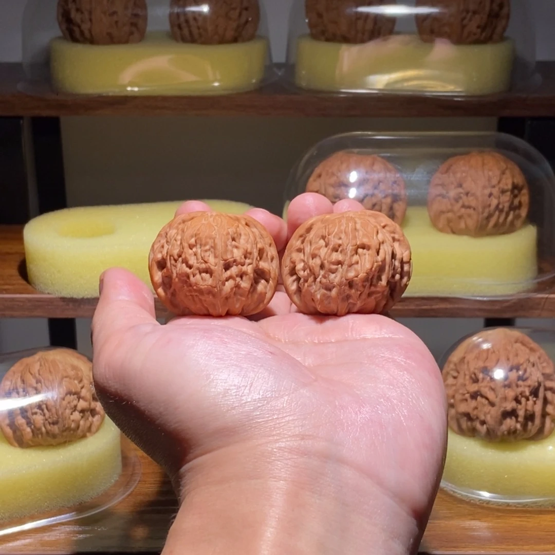 发***糕吊坠文玩核桃全品40尺血磨磨盘红皮山地精品对