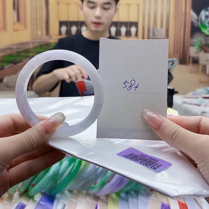 翡翠手镯未镶嵌Hvg