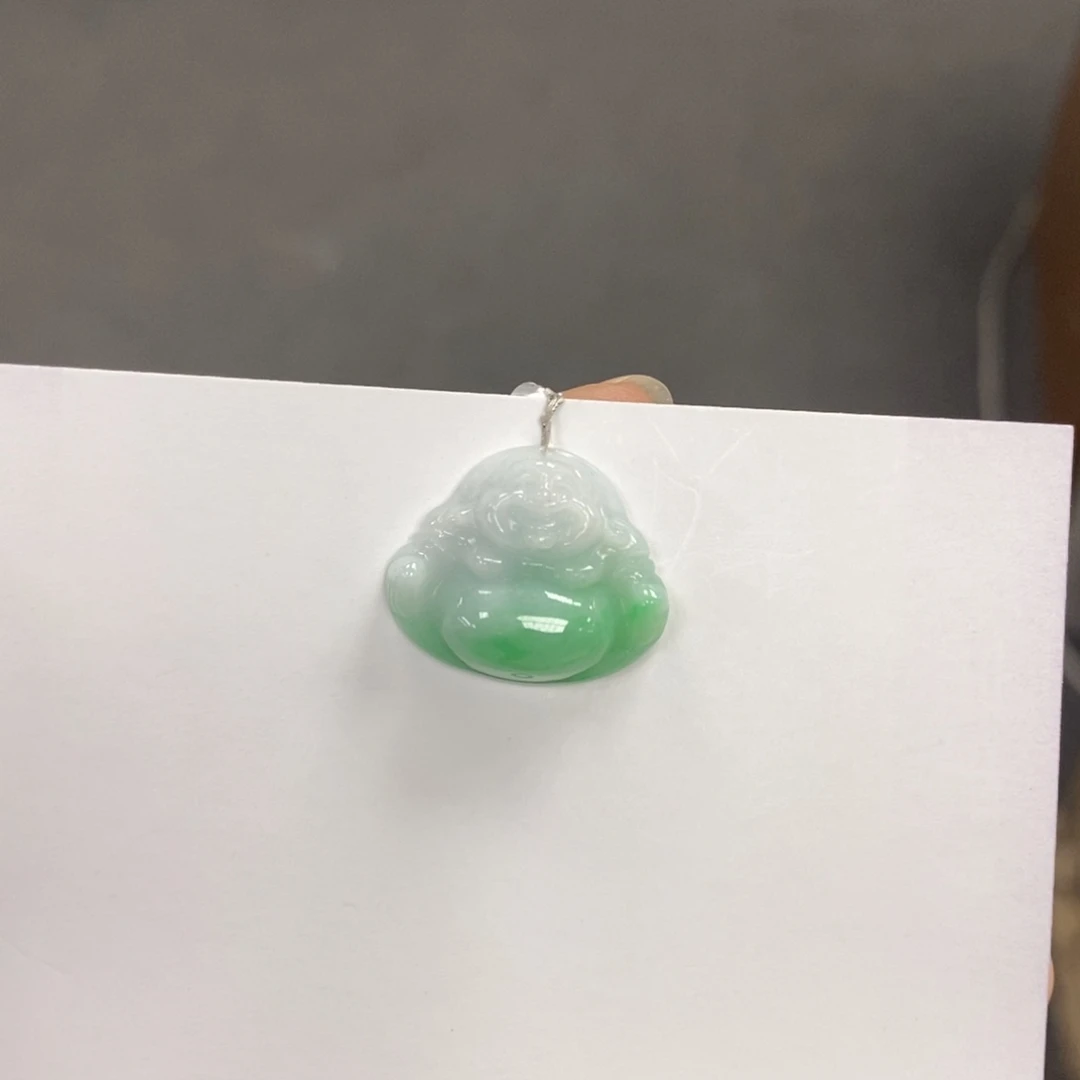 翡翠颈饰未镶嵌佛公