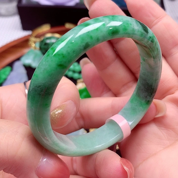翡翠未镶嵌手镯翡翠手镯