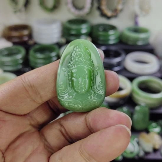 和田玉未镶嵌颈饰