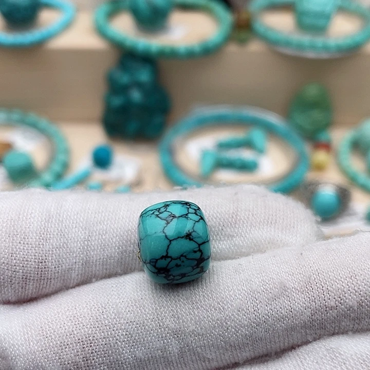 绿松石配饰未镶嵌