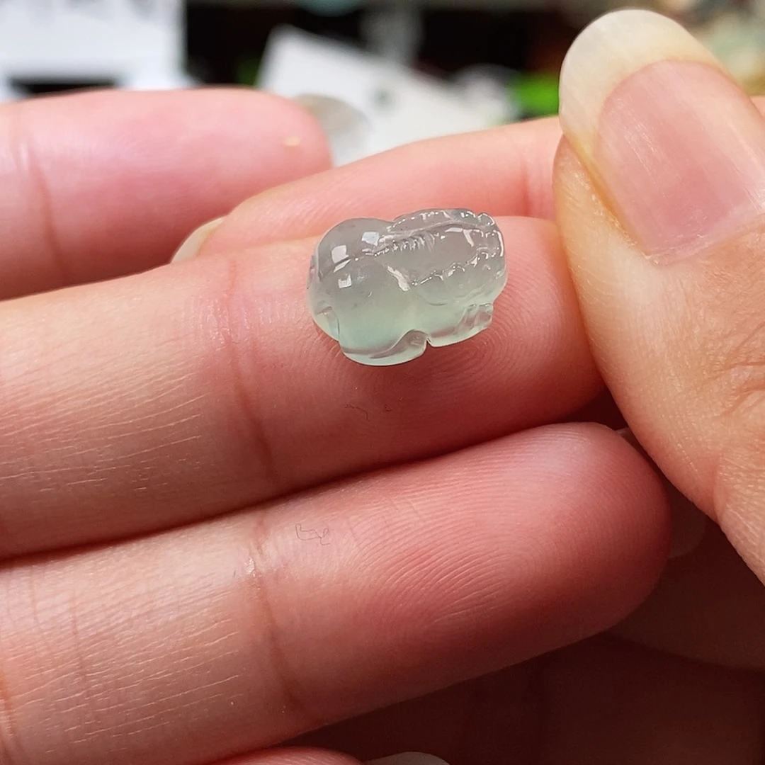 翡翠未镶嵌颈饰冰种貔貅