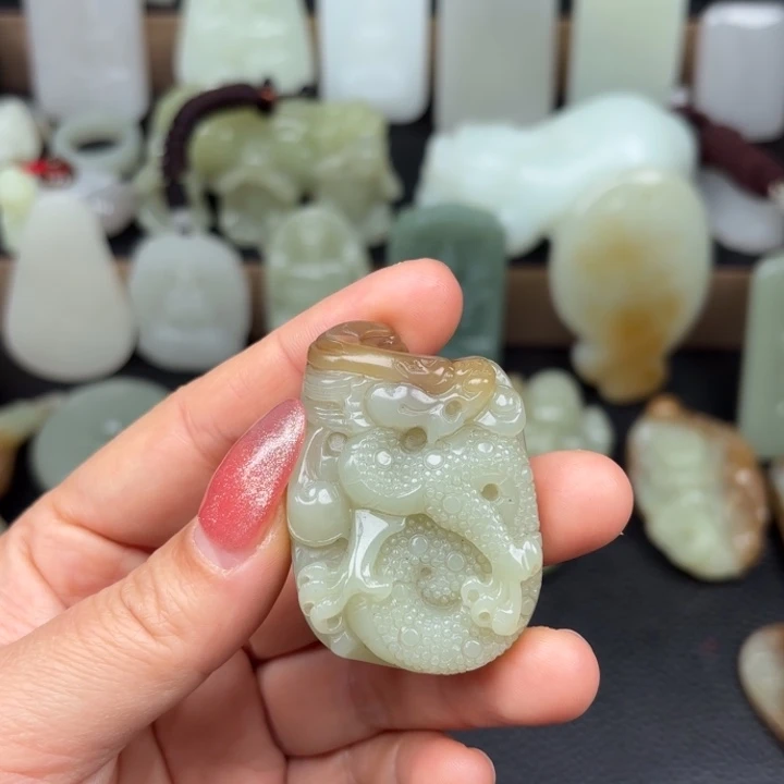 颈饰未镶嵌和田玉