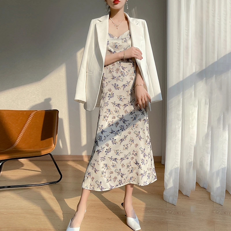 缎面法式高级感 绸缎吊带连衣裙女打底夏V领印花a字长裙