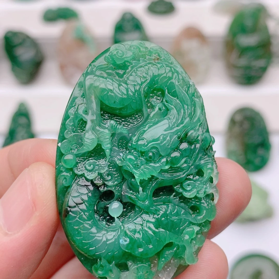 独山玉未镶嵌颈饰