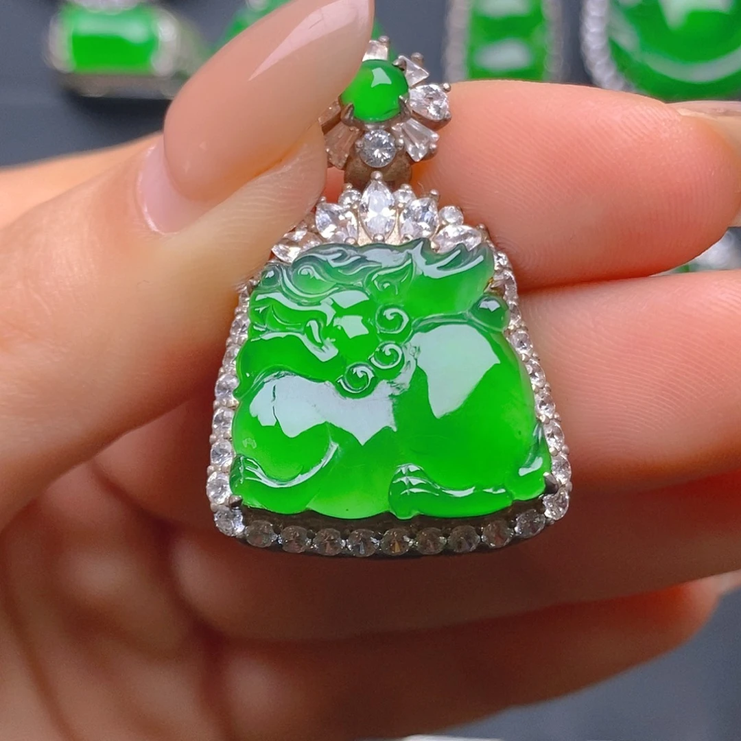 颈饰银S925镶嵌翡翠