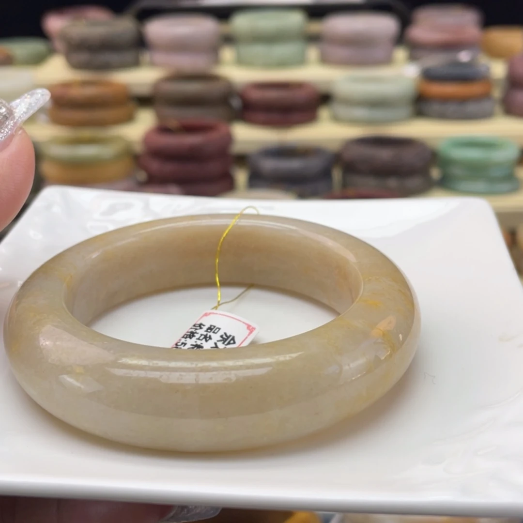 【闪购商品】石英质玉手镯未镶嵌燚*