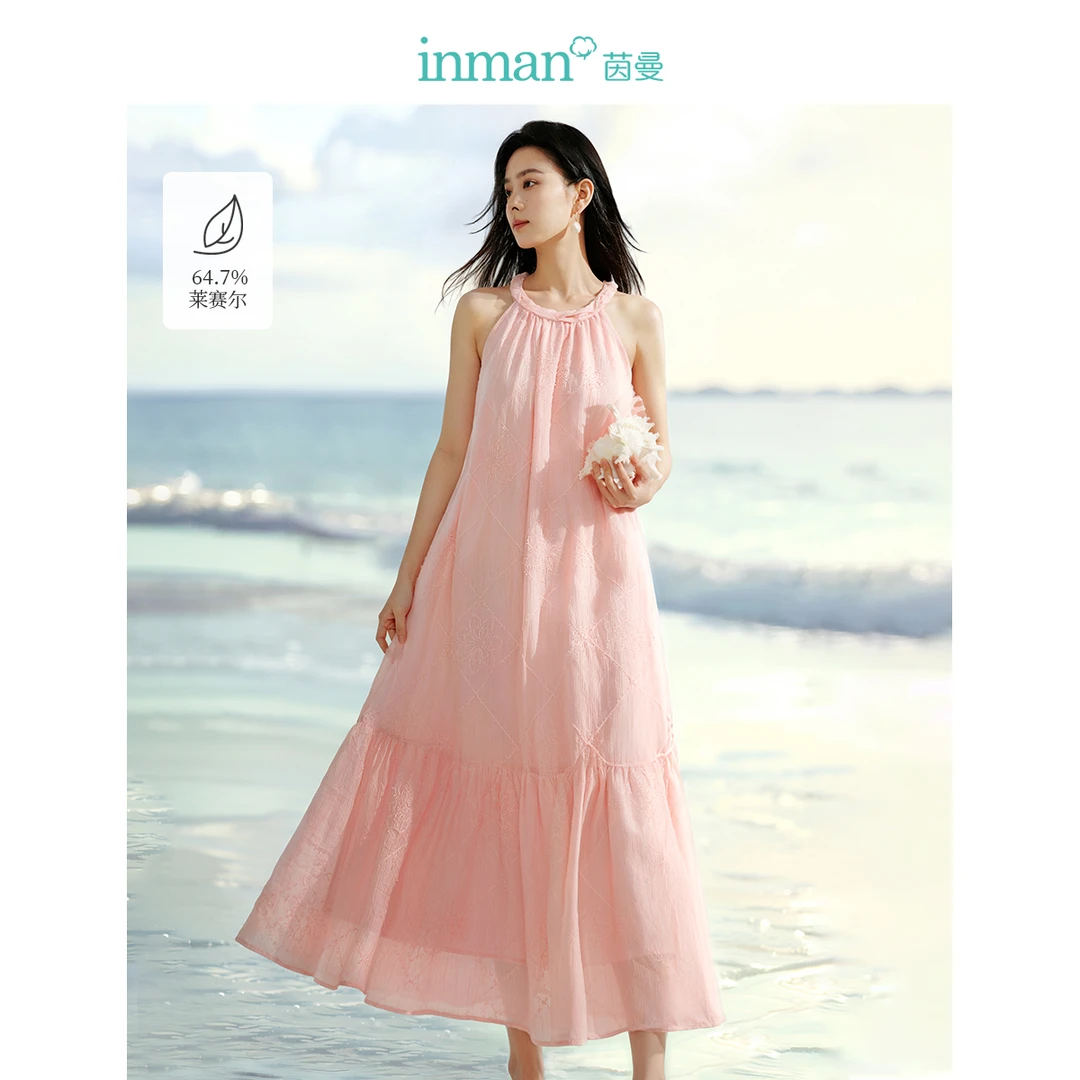 【一秒入夏】茵曼夏季法式海边度假挂脖粉色连衣裙a字刺绣长裙子