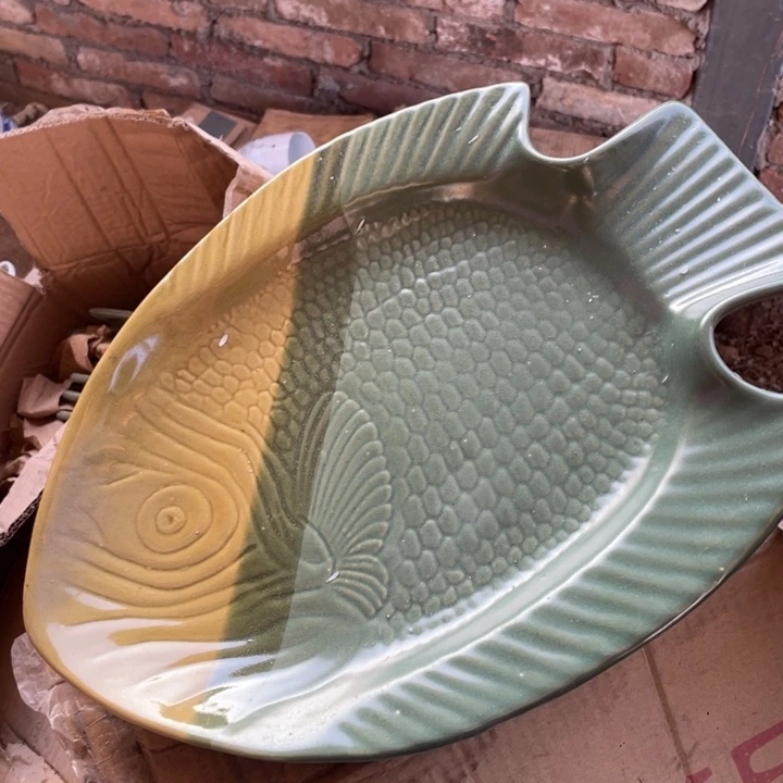 摆件陶瓷盘子碗砂锅都有