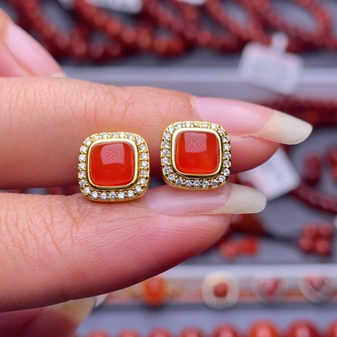 南红玛瑙未镶嵌配珠925彩银耳钉一对