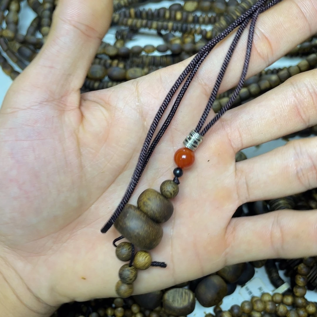 沉香沉香碎屑+高油脂葫芦一个