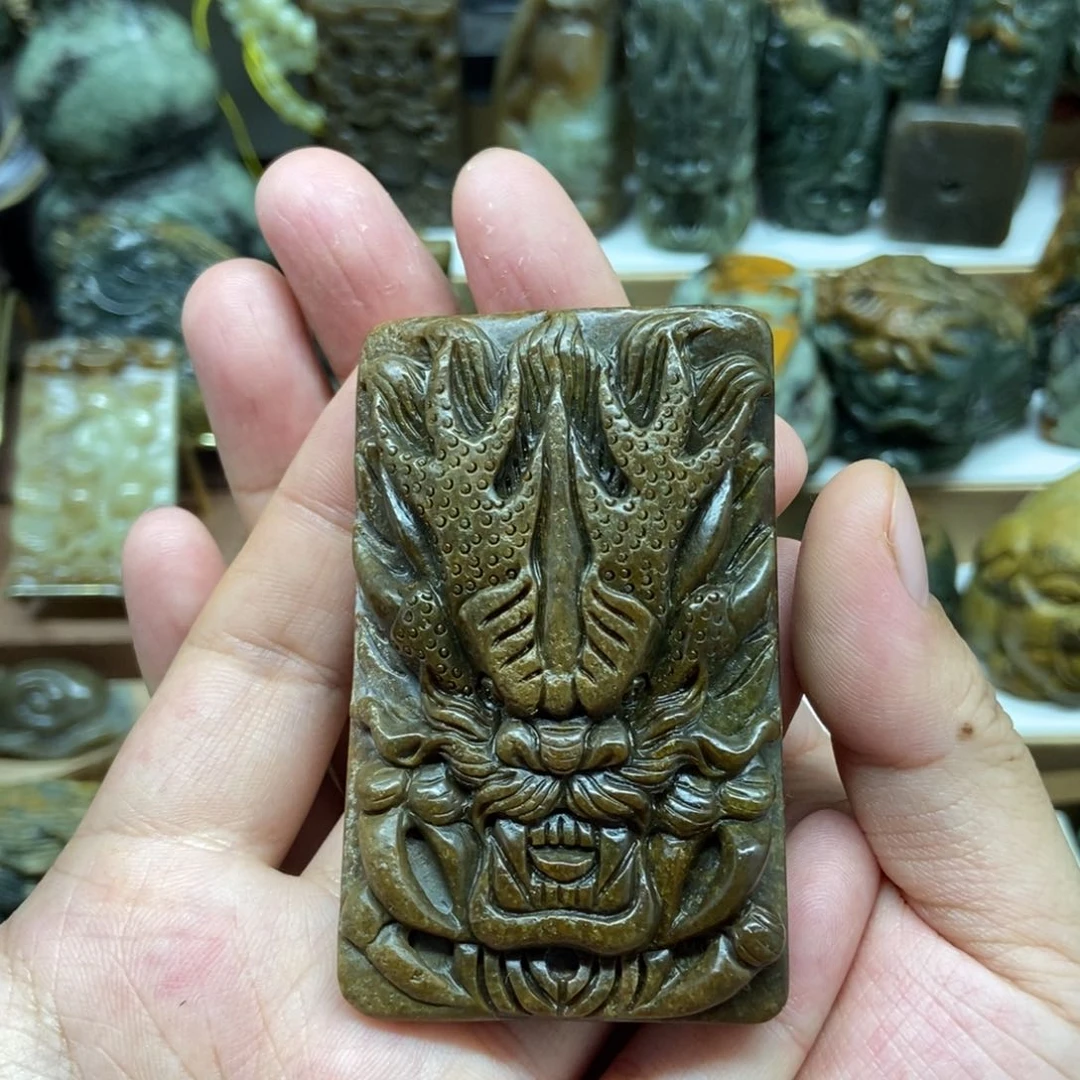 未镶嵌岫岩河磨玉（透闪石质玉）把件