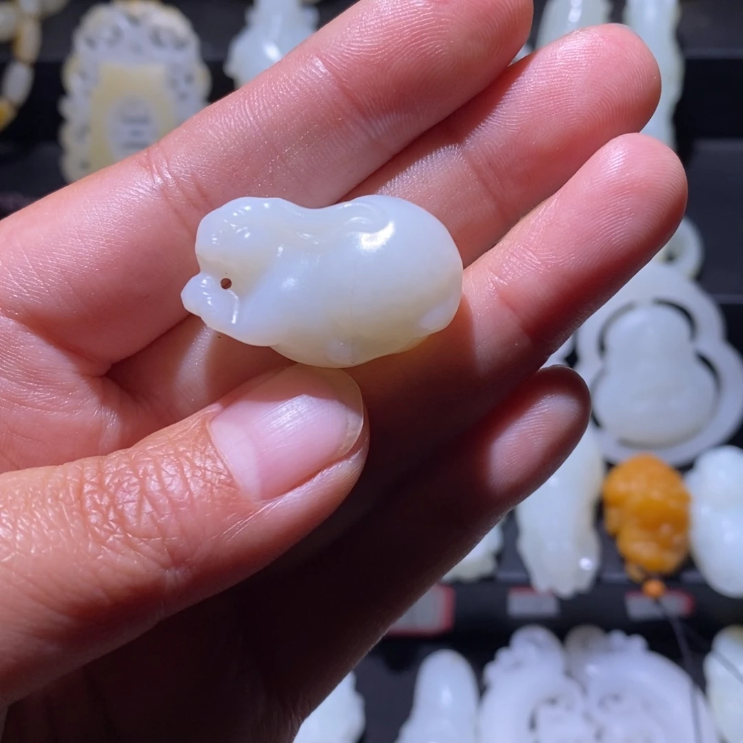 万***意和田玉未镶嵌颈饰