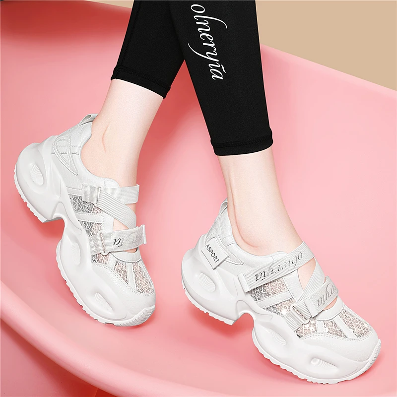 薄款小白鞋女2025新款夏季厚底洞洞鞋网面透气运动休闲老爹鞋凉鞋