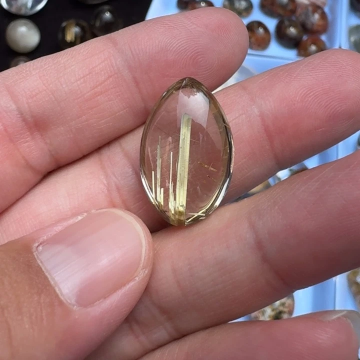 未镶嵌颈饰发晶吊坠