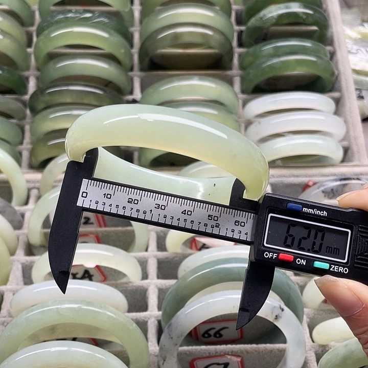 未镶嵌蛇纹石玉手镯71