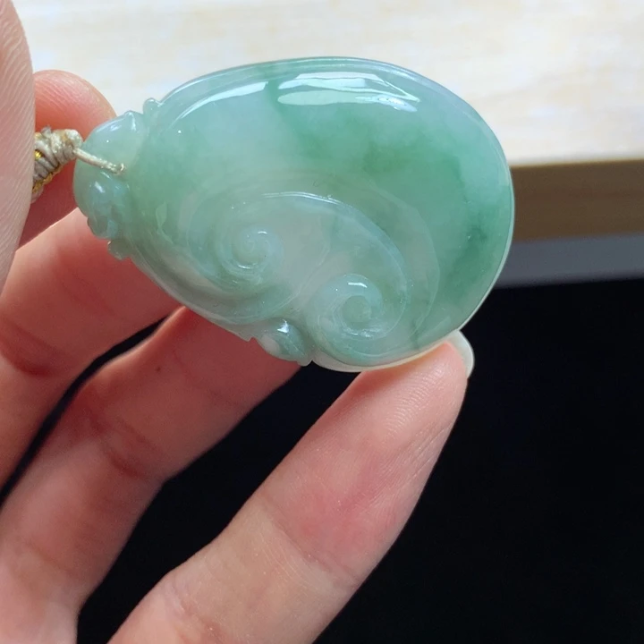 翡翠未镶嵌颈饰吊坠