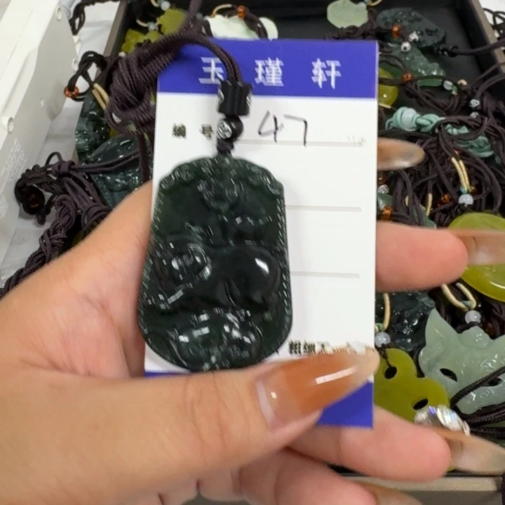 A***总蛇纹石玉未镶嵌手镯