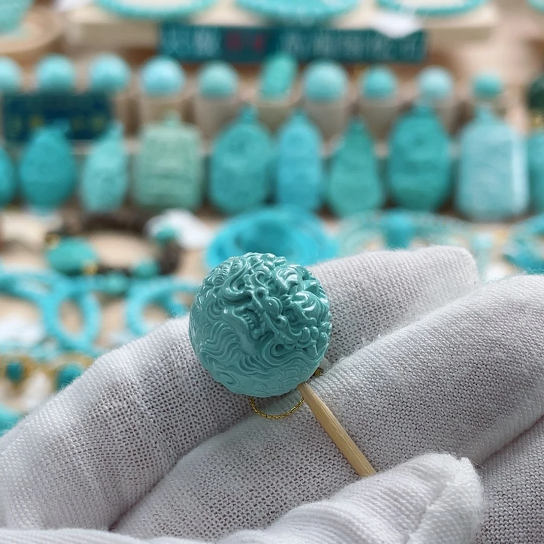 绿松石未镶嵌珠宝奇石