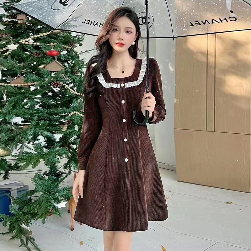 小香风连衣裙女新款赫本法式复古方领木耳边小黑裙6158