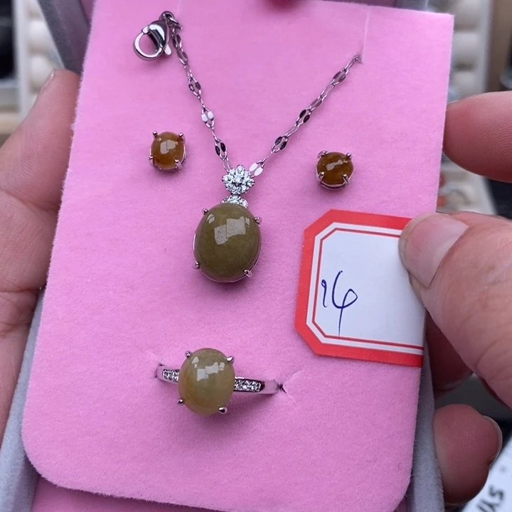 未镶嵌戒指翡翠缅甸