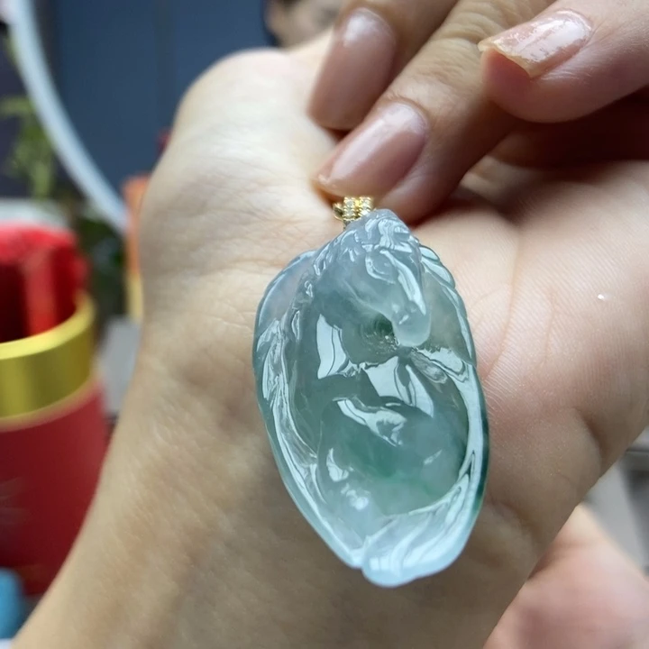 翡翠18K金镶嵌颈饰吊坠12