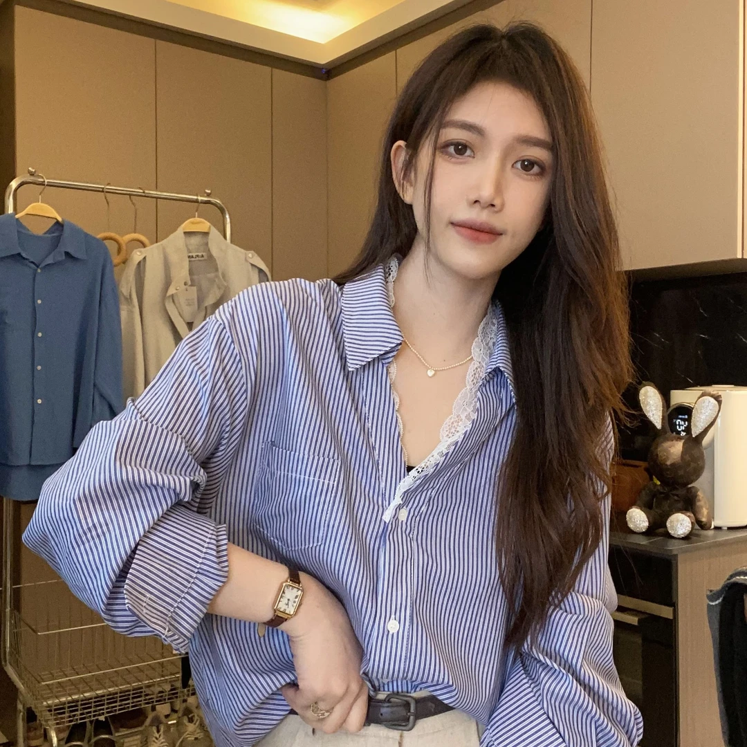 条纹衬衫女蕾丝拼接宽松百搭衬衣