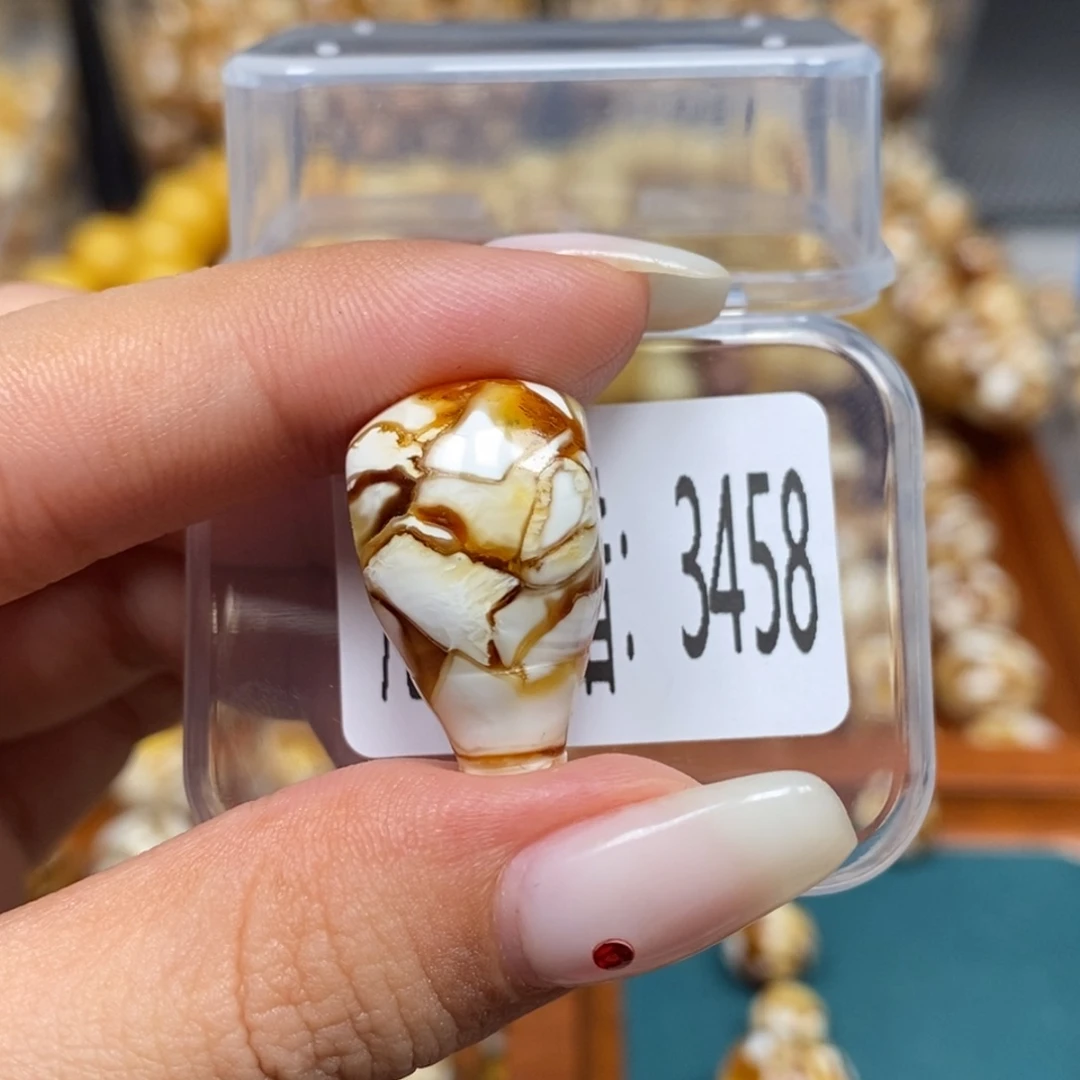 沁色蜜蜡未镶嵌3458