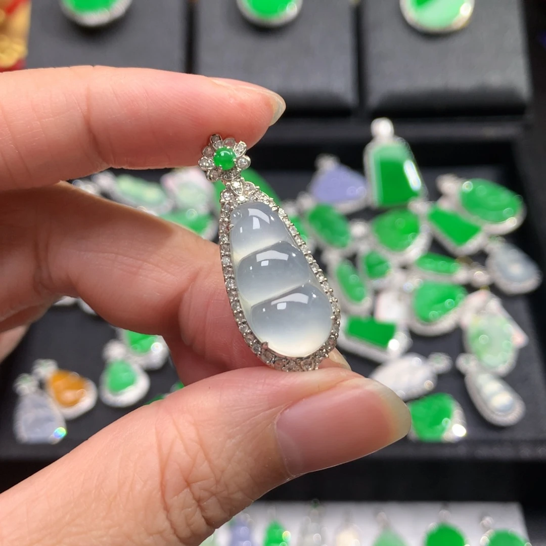 吊坠(不含链)18K金镶嵌翡翠