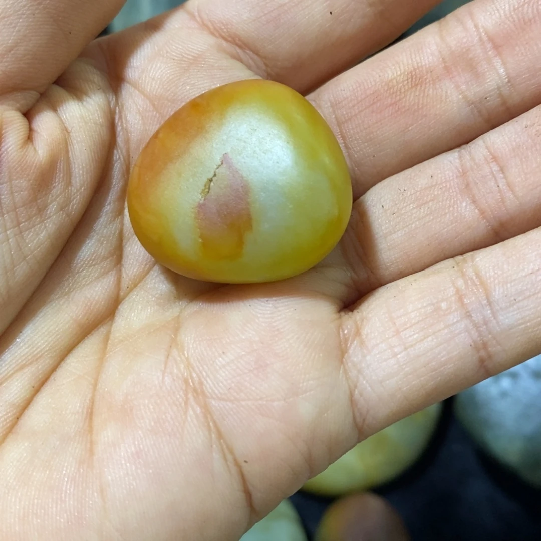 宏***光和田玉未镶嵌挂件