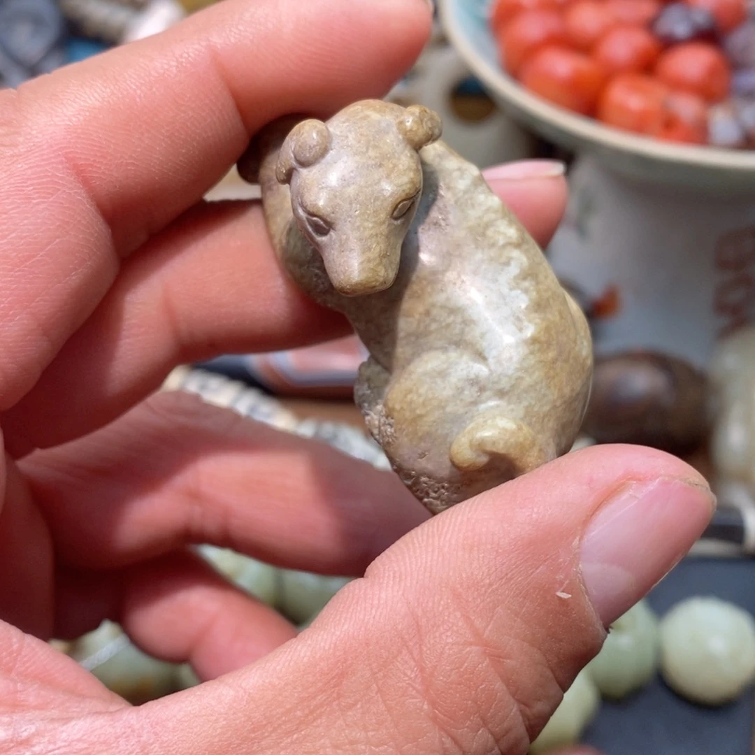 DIY琉璃珠子的颜色是蓝色的吗