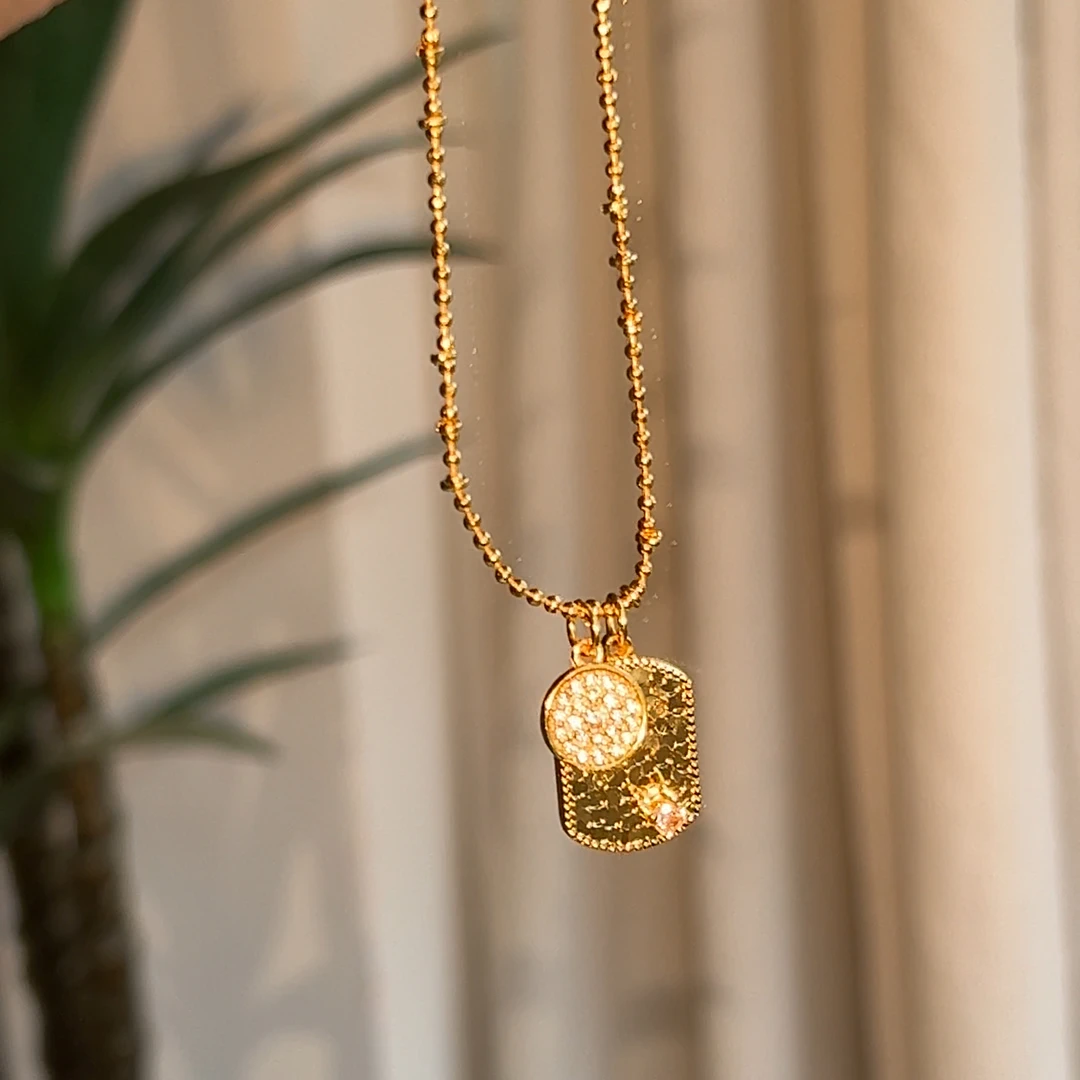 铜合金项链 复古镶嵌粉白钻碎冰冰方圆牌项链