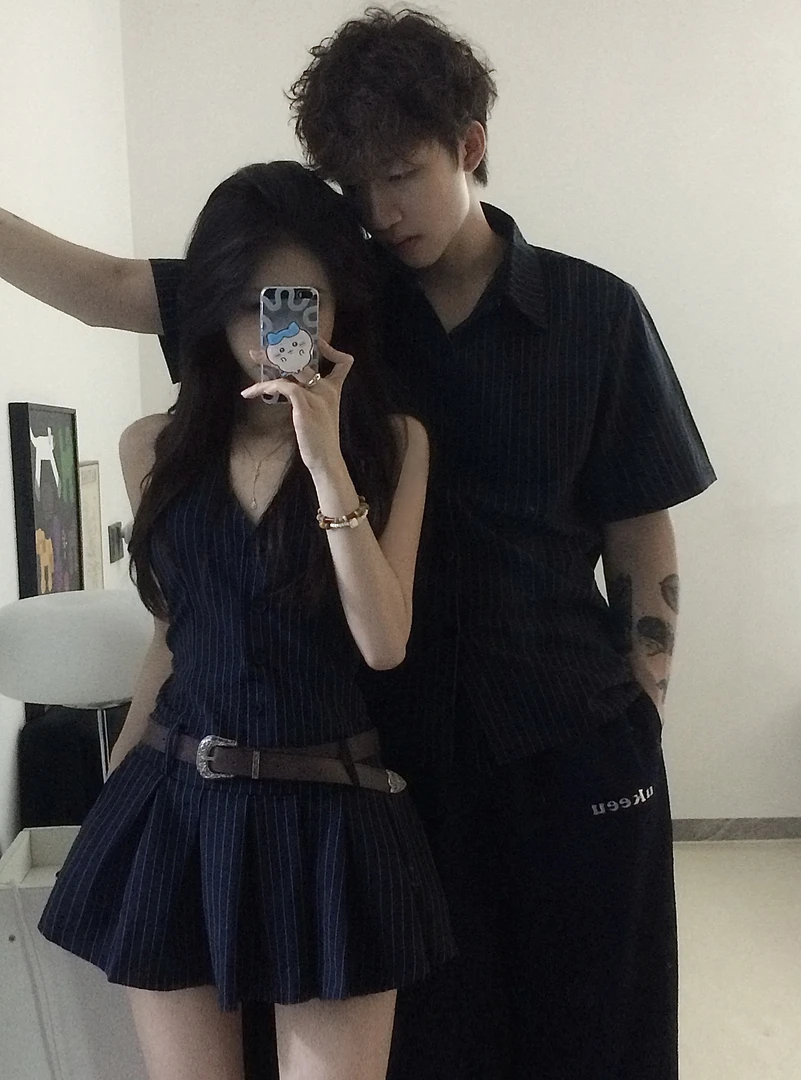 情侣装夏季小众设计辣妹风挂脖修身条纹女连衣裙男短袖衬衫潮